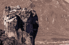 The Science-Religion Dialogue within Economics