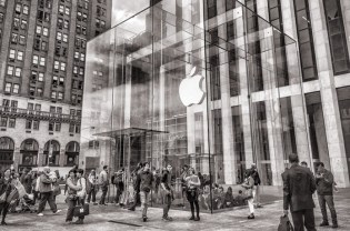 Apple’s Handheld Evolution: From the Newton MessagePad to the iPhone