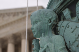 The Fight for the US Supreme Court and Its Political Ramifications